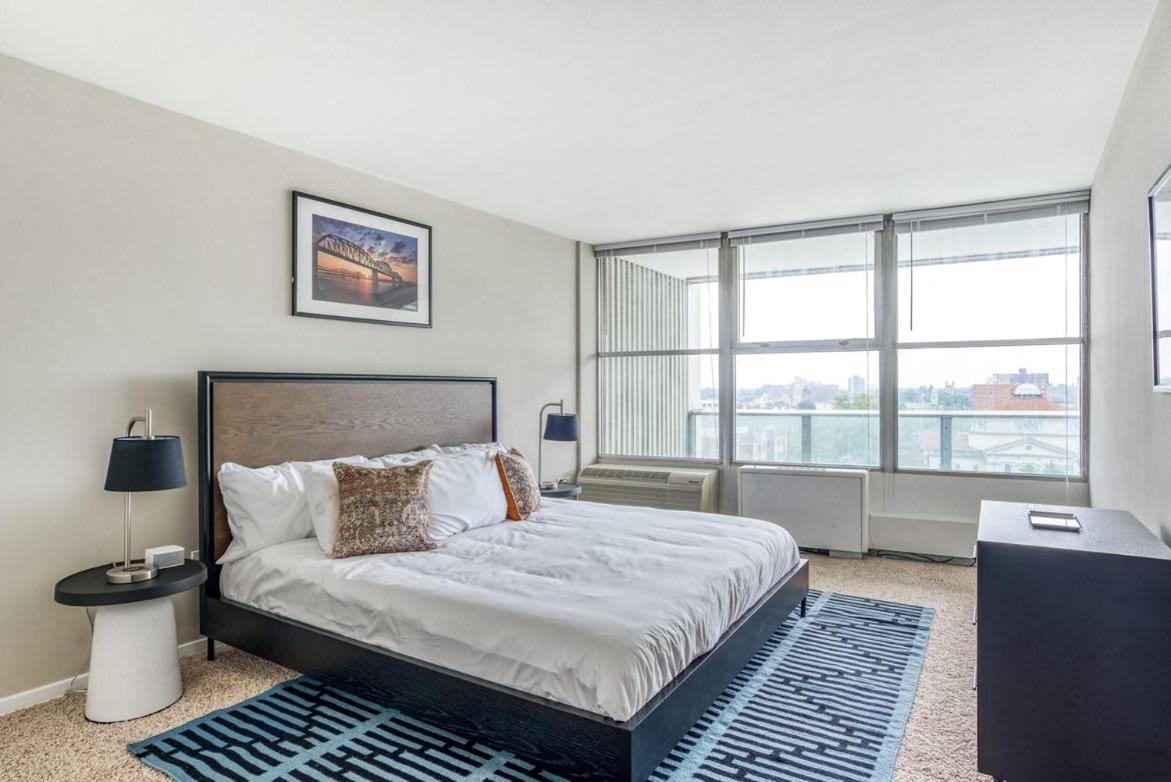 Apartment Spacious 2br 2ba Cozysuites With Gym! 30 *
